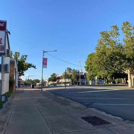 Gateway Motor Inn Narrandera Kültér fotó