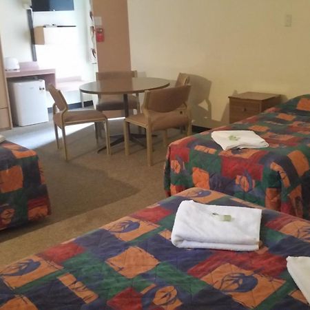 Gateway Motor Inn Narrandera Szoba fotó