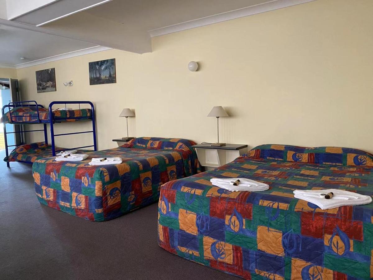 Gateway Motor Inn Narrandera Kültér fotó