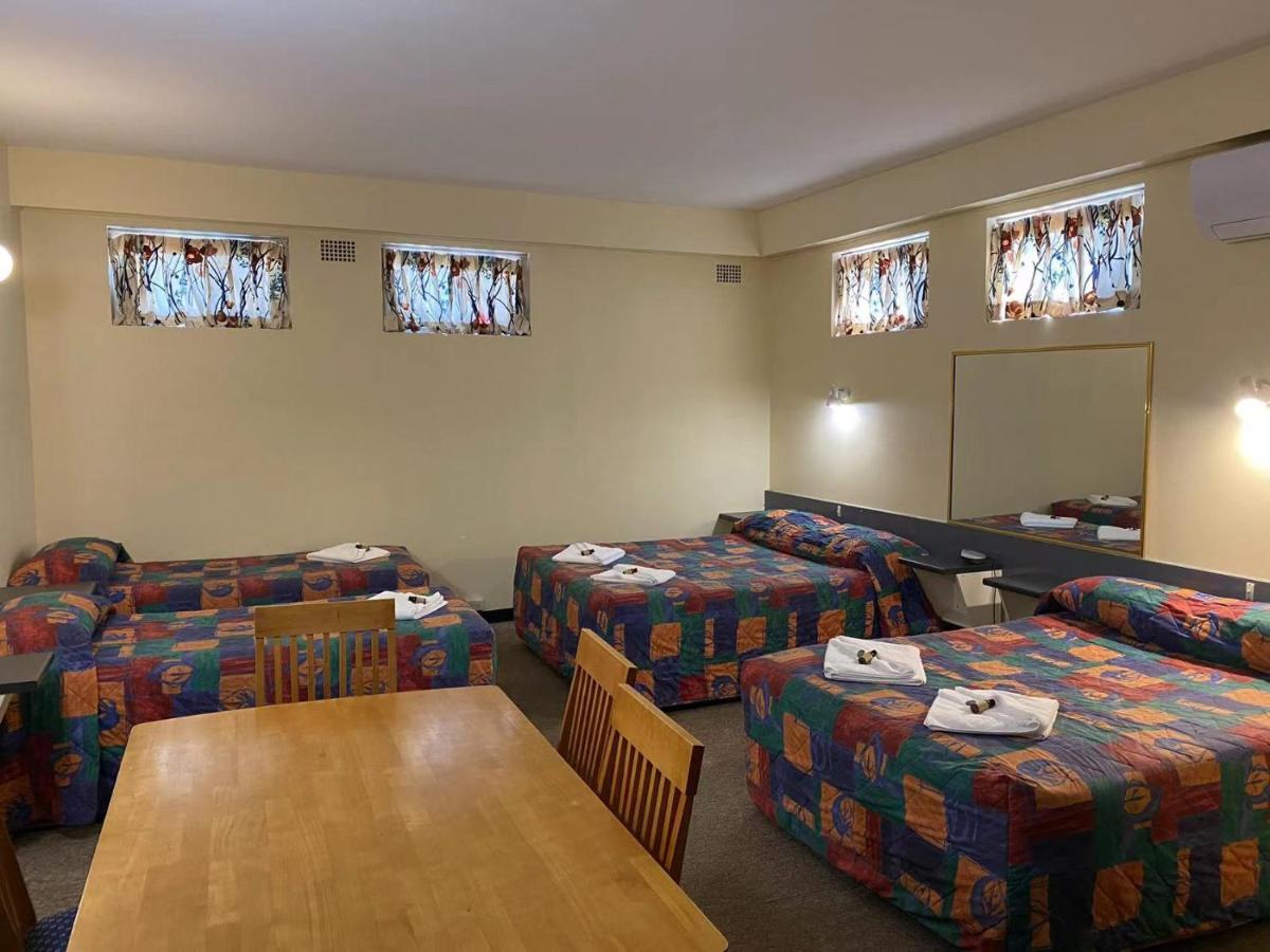 Gateway Motor Inn Narrandera Kültér fotó