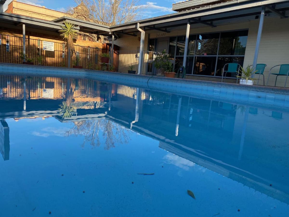 Gateway Motor Inn Narrandera Kültér fotó