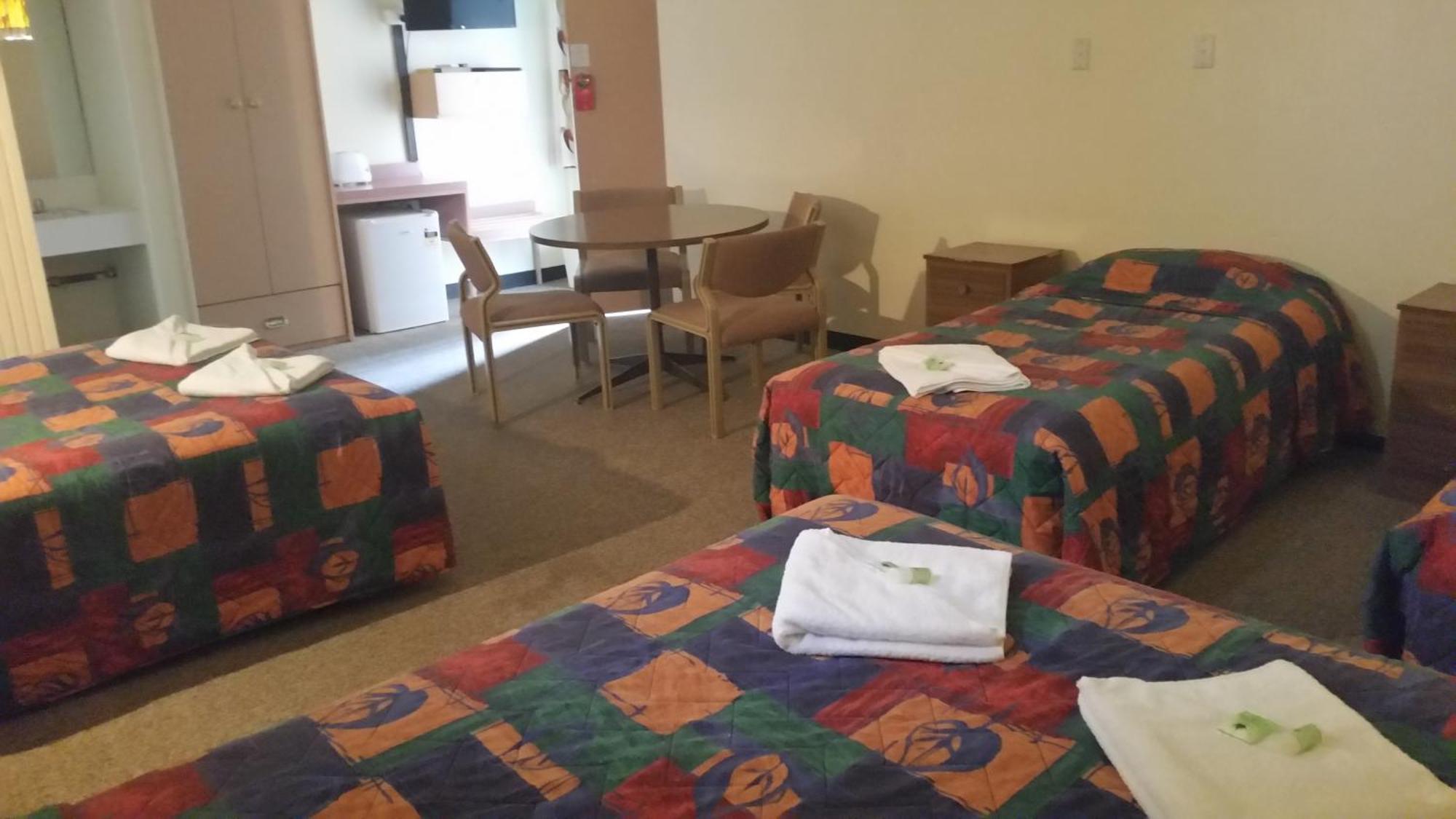 Gateway Motor Inn Narrandera Szoba fotó